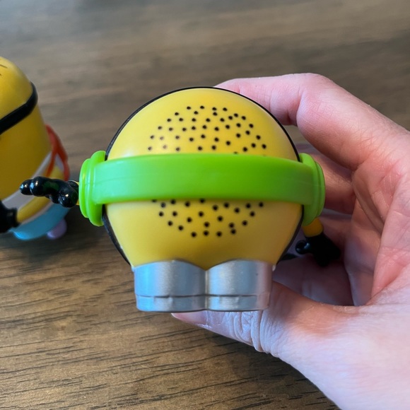 2017 McDonald’s happy meals toys - minions (3 for $20) - Picture 6 of 6